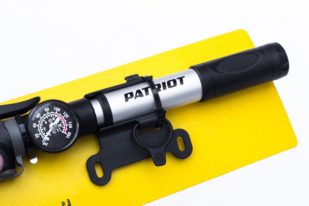 Inflador de Mano Patriot con manómetro