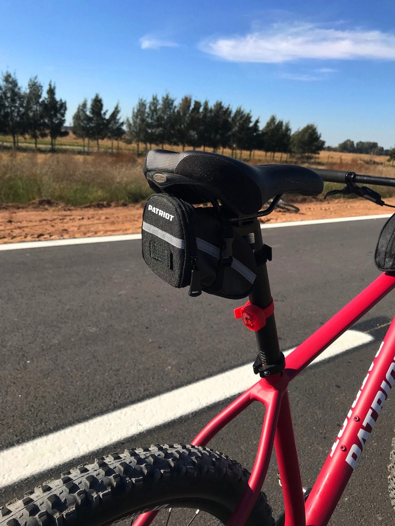 Bolso bajo asiento 1.2L 