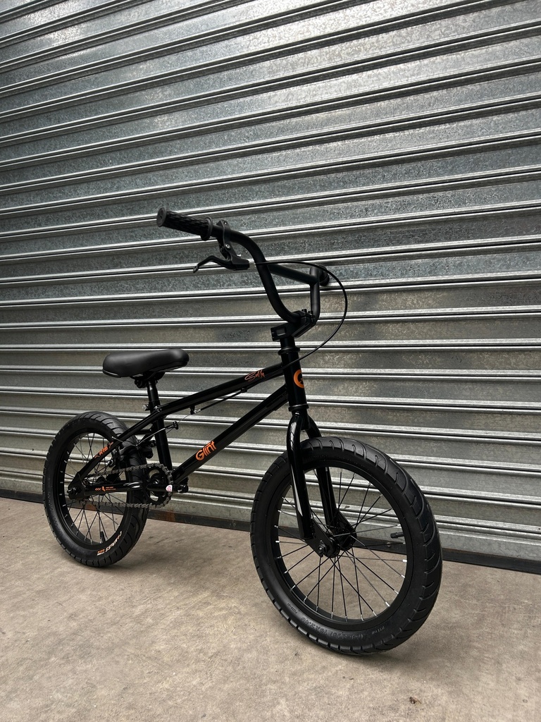 Bicicleta Glint Sully 16" BLACK EDITION con rueditas